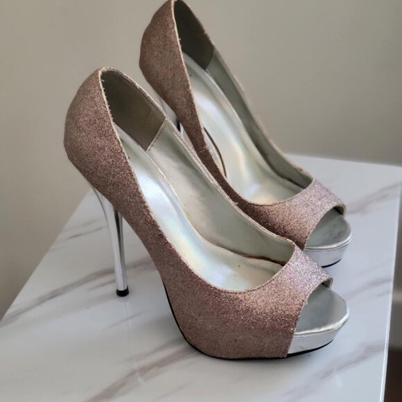 Pink Glitter Wedge Heels with Silver Heel Accent/Sandales compensées à paillette - Picture 4 of 4